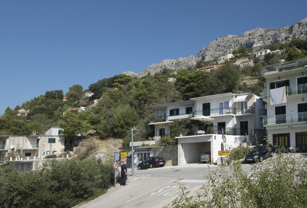 Apartments With A Parking Space Brela, Makarska - 16603 Exteriér fotografie